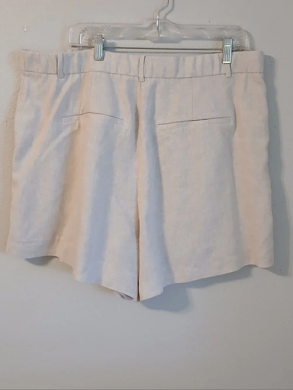 Abercrombie & Fitch Cream High-Rise Pleated Linen-Blend Shorts Size 18